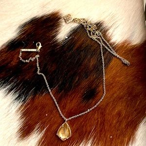 Kendra Scott necklace